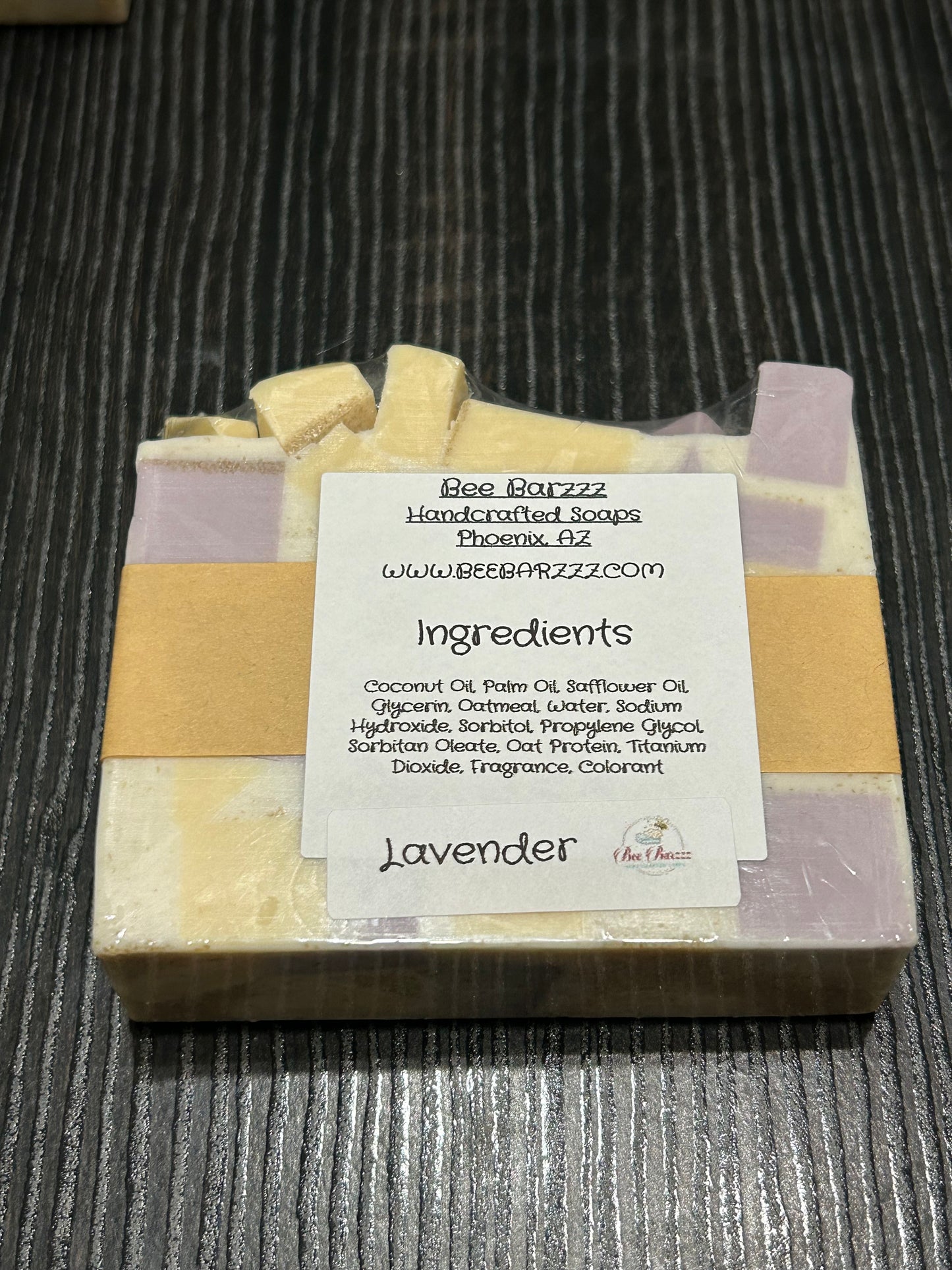 Lavender Oatmeal Bliss: A Luxurious Soap Bar with Purple and Gold Colorants